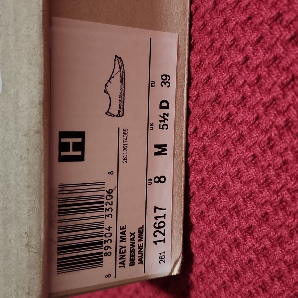 Clarks - Picture 4 of 9